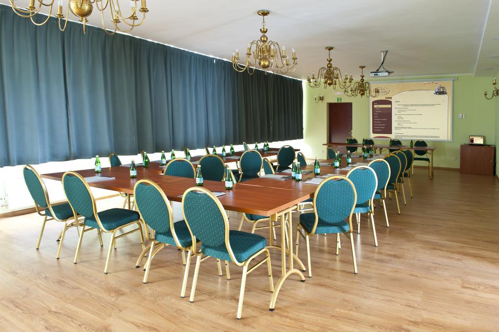 Brojan Hotel Jaworzno Buitenkant foto