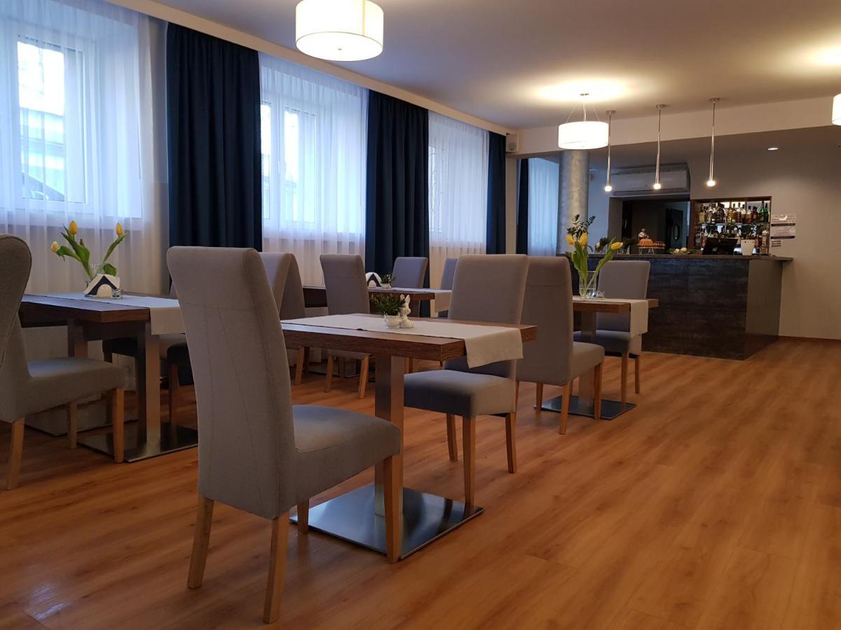 Brojan Hotel Jaworzno Buitenkant foto
