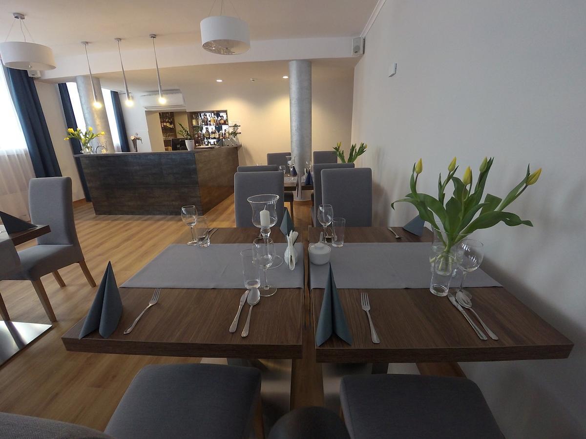 Brojan Hotel Jaworzno Buitenkant foto