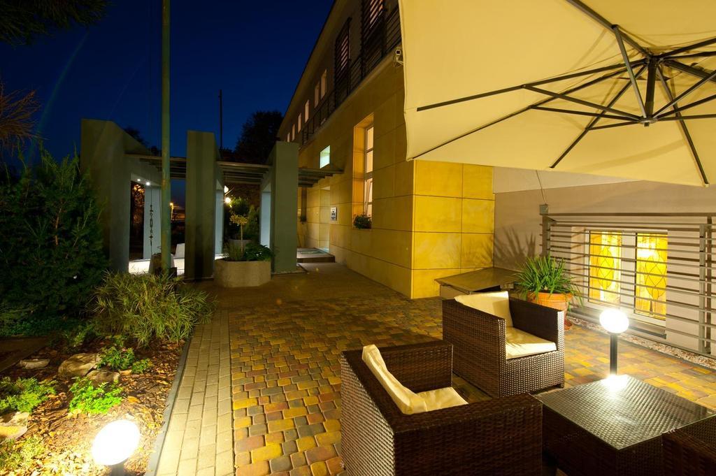 Brojan Hotel Jaworzno Buitenkant foto