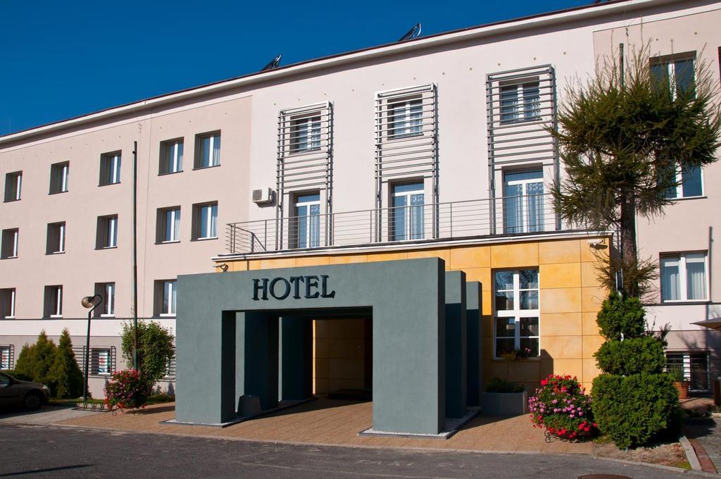 Brojan Hotel Jaworzno Buitenkant foto